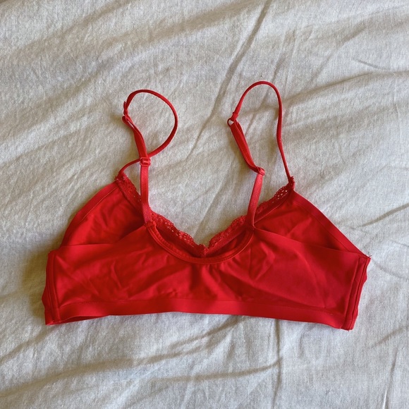 Urban Outfitters scoop bralette - Picture 2 of 4